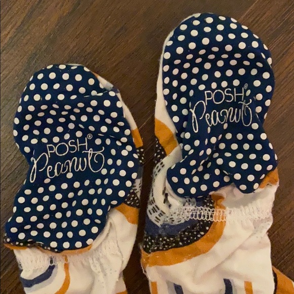 Silverlake 3-6 month zippered, ruffled onesie - Picture 4 of 4